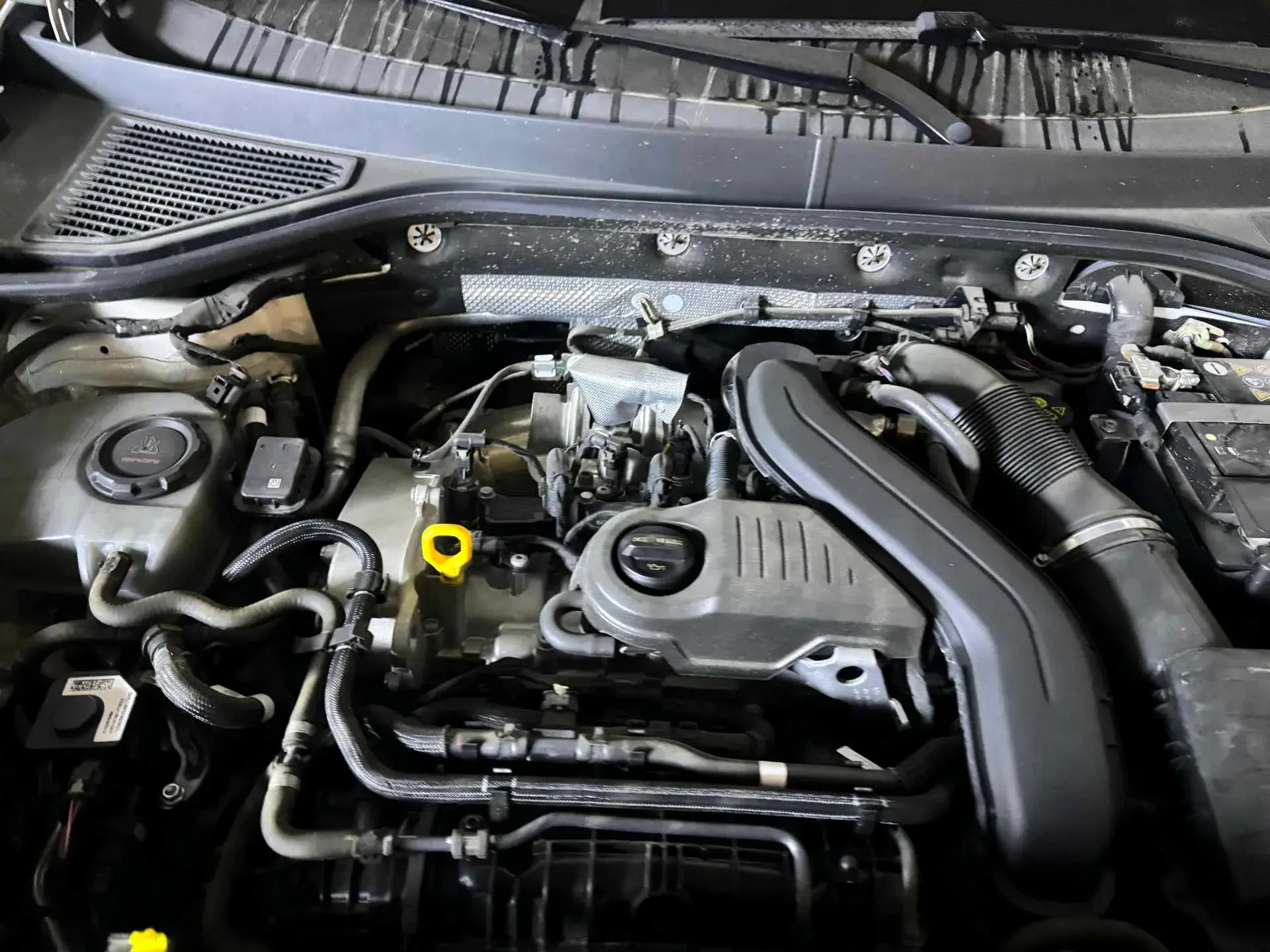 2024 VOLKSWAGEN T-ROC thumbnail 4