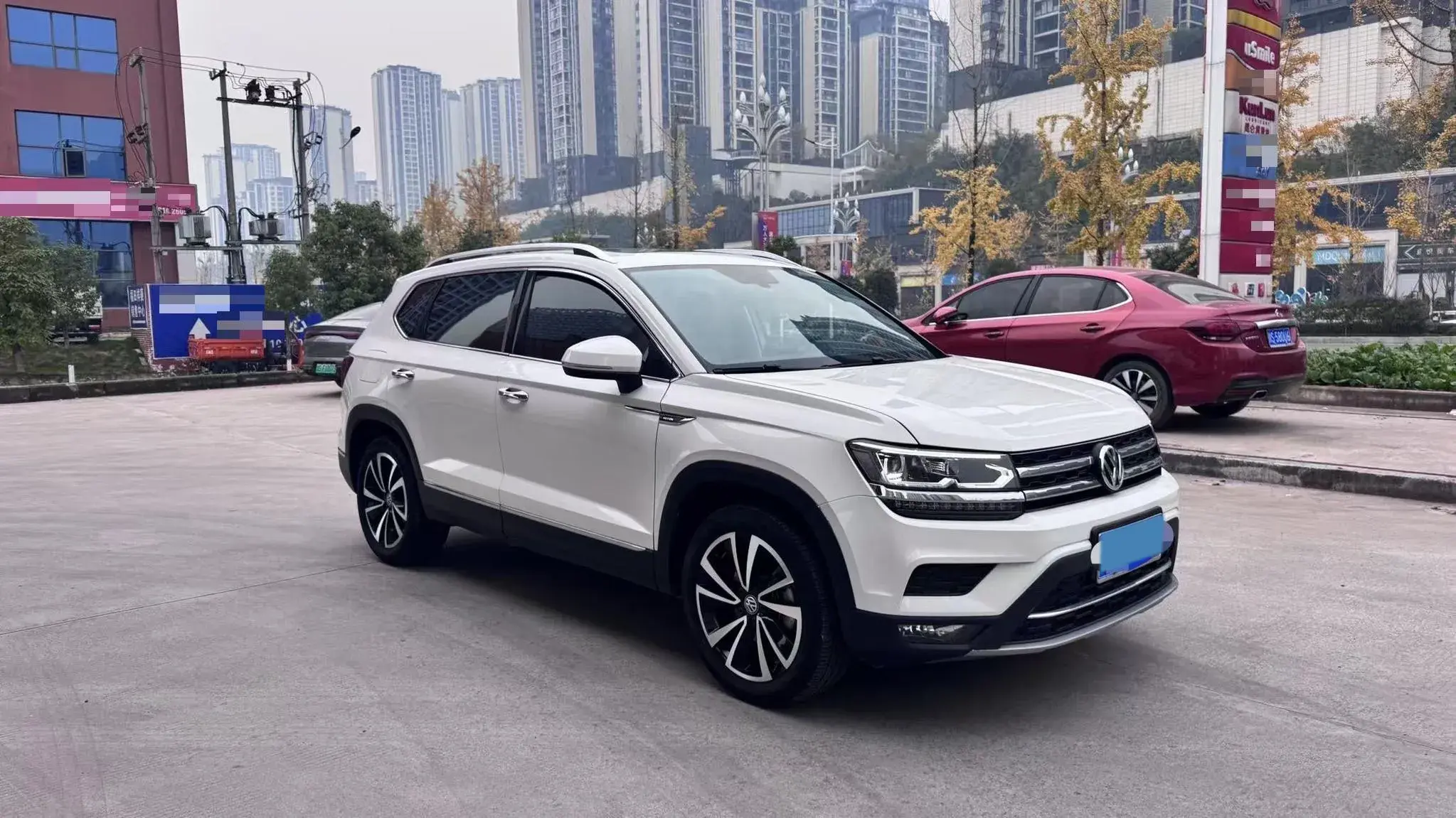 2020 VOLKSWAGEN THARU thumbnail 3