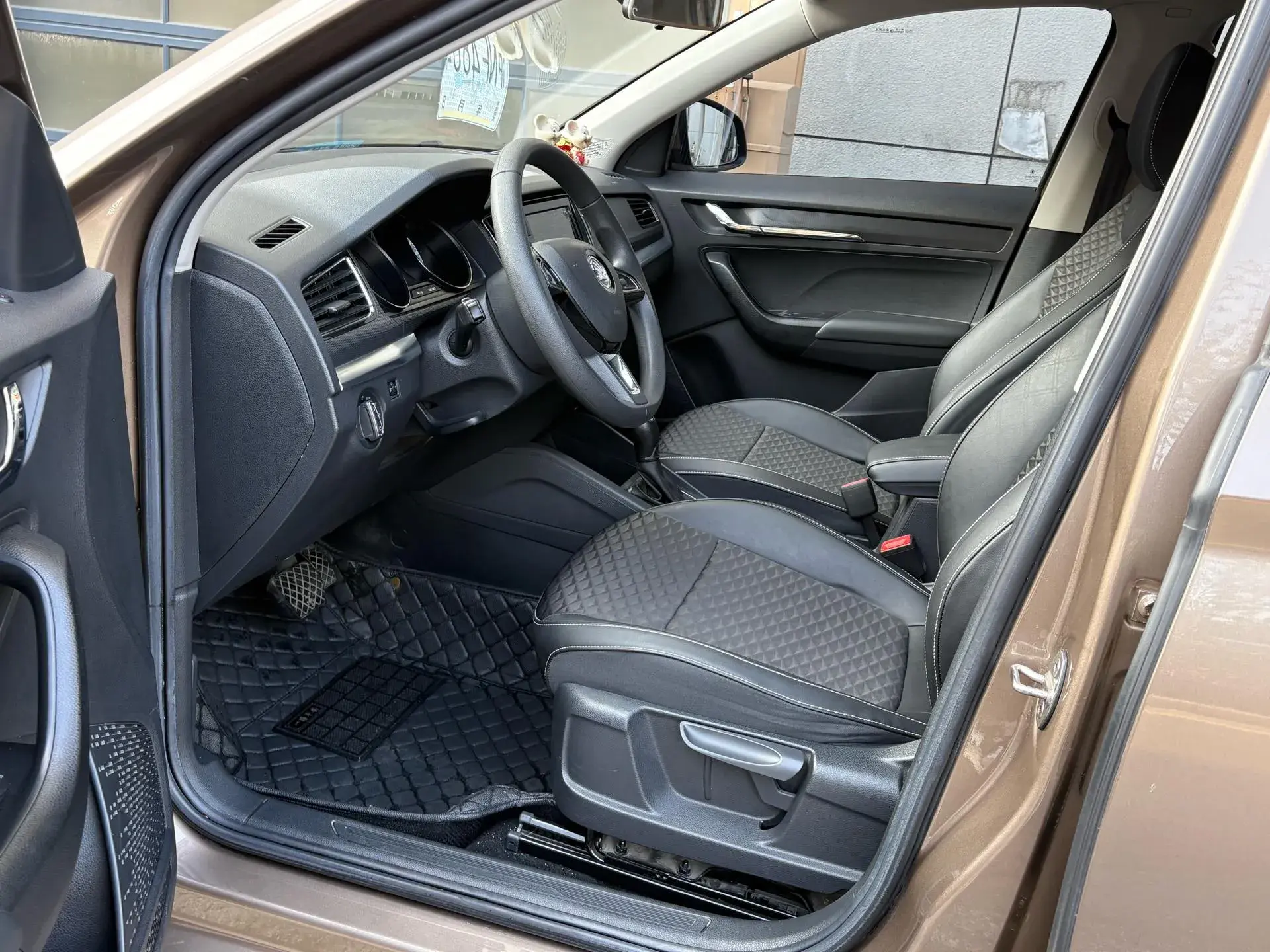 2018 VOLKSWAGEN LAVIDA thumbnail 3