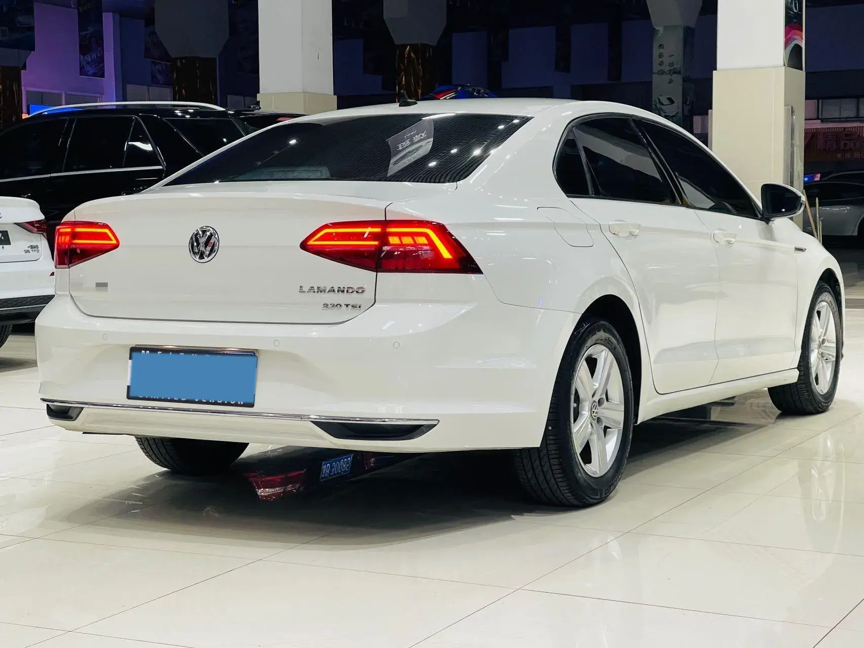 2019 VOLKSWAGEN LAMANDO thumbnail 3