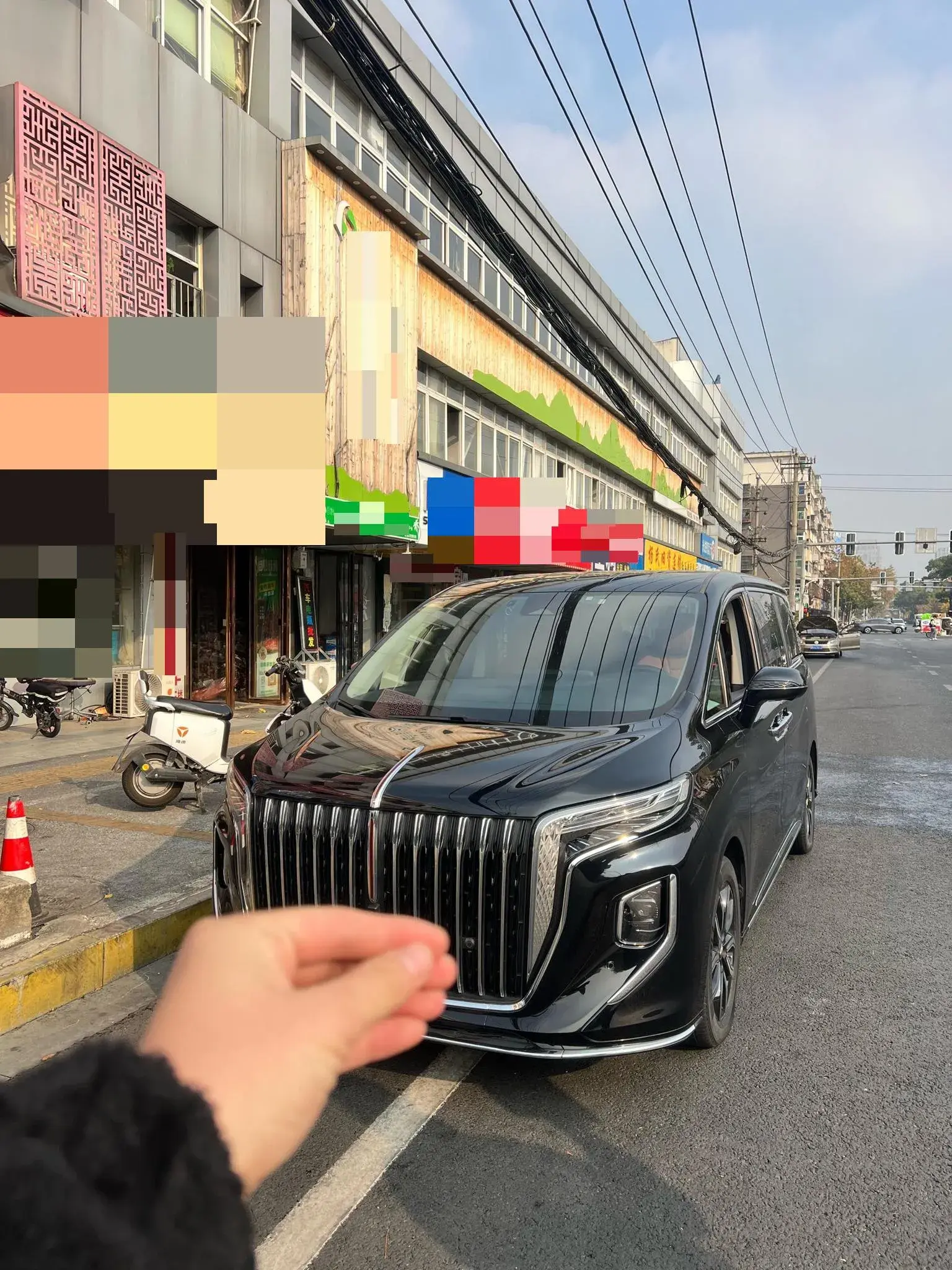2023 HONGQI HQ9 view 1