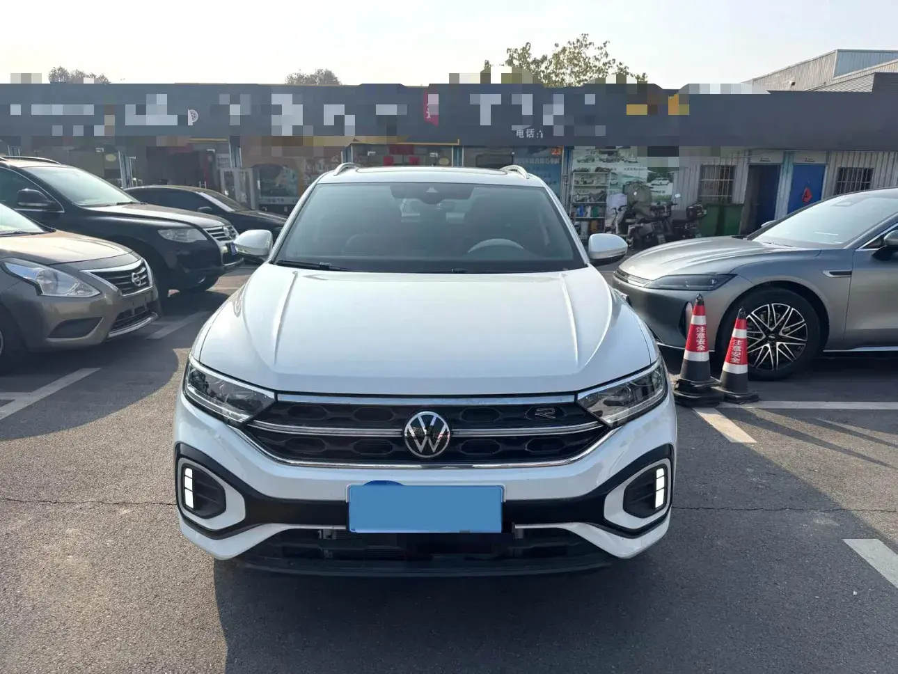 2024 VOLKSWAGEN T-ROC thumbnail 2