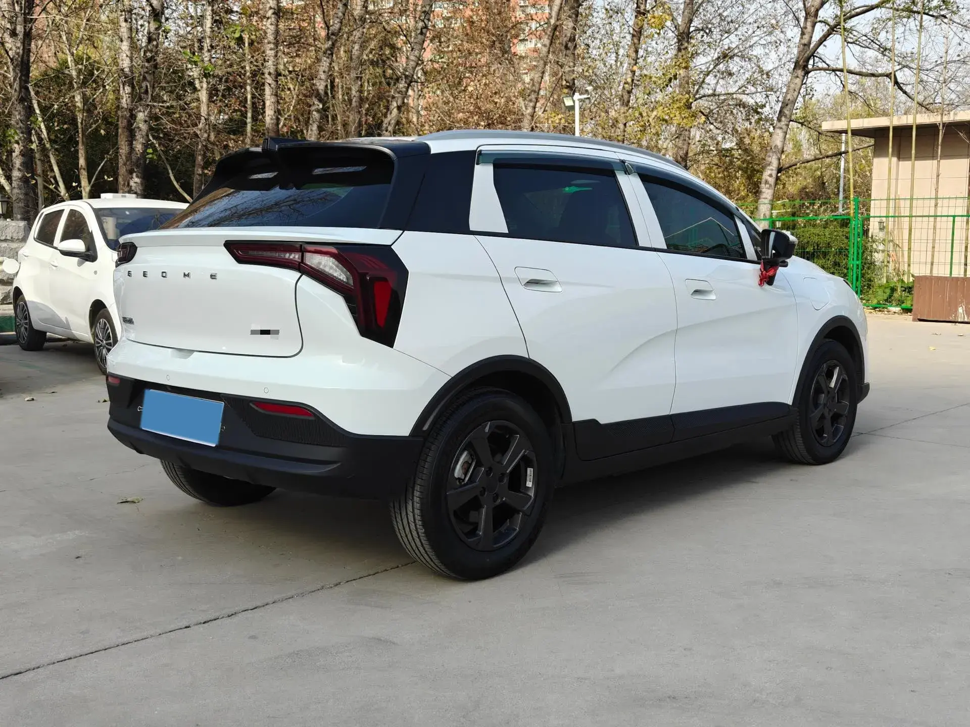 2024 GEOMETRY E thumbnail 4