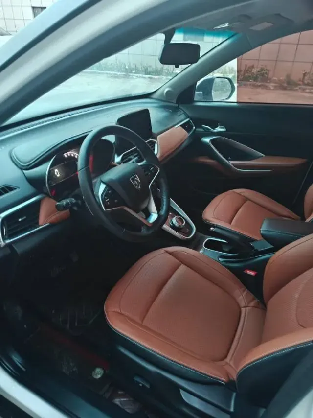 2017 BaoJun 310W 1.5L 105HP L4 6MT,autocango,china used car exporter,china ev exporter,chinese used car exporter,chinese used ev exporter