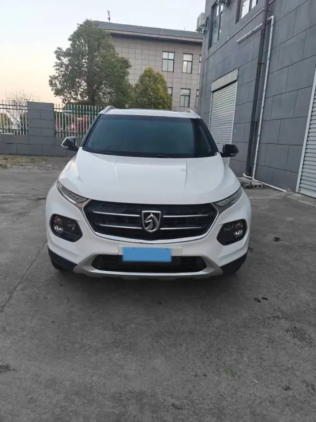 2017 BaoJun 310W 1.5L 105HP L4 6MT,autocango,china used car exporter,china ev exporter,chinese used car exporter,chinese used ev exporter