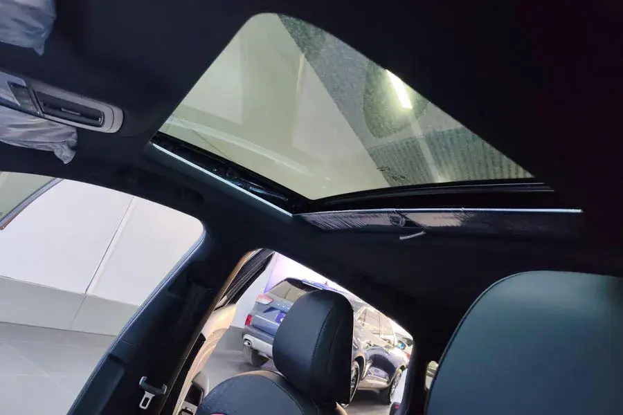 2025 MG 5 thumbnail 4