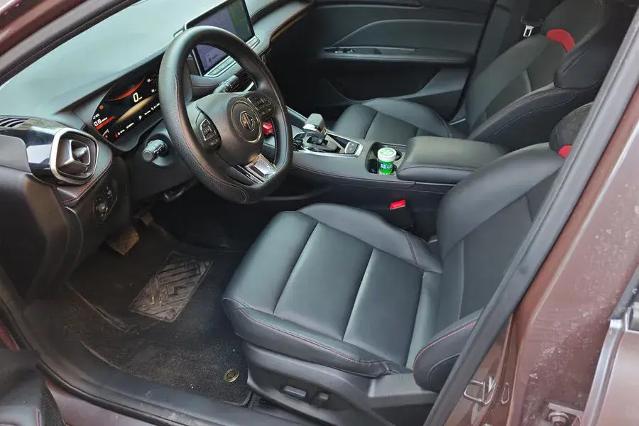 2025 MG 5 thumbnail 3