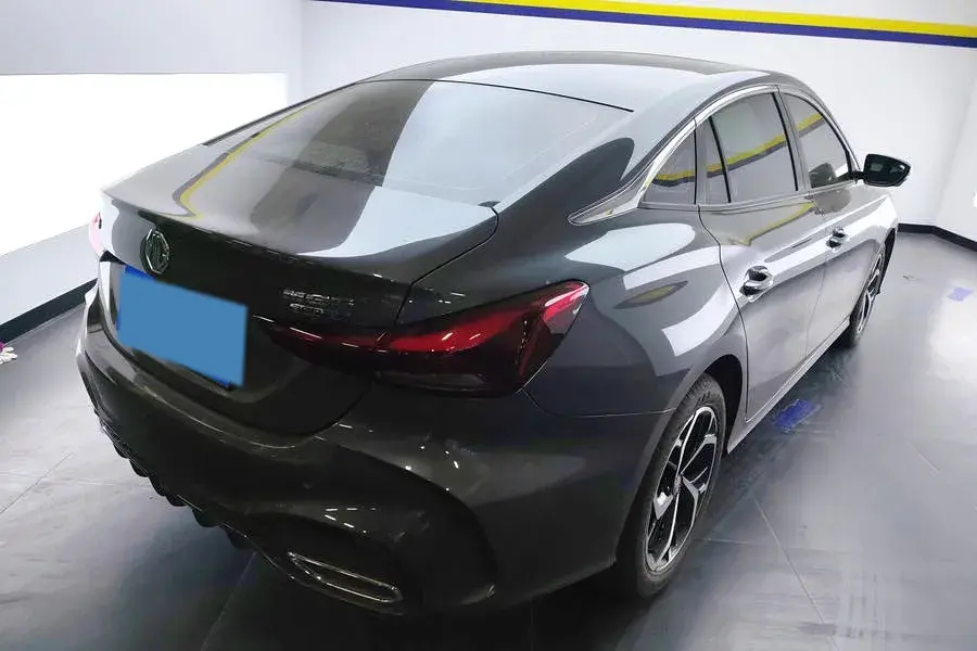 2025 MG 5 thumbnail 2