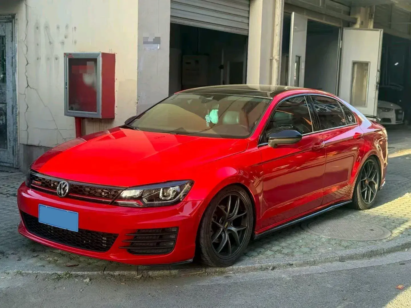 2017 VOLKSWAGEN LAMANDO view 1