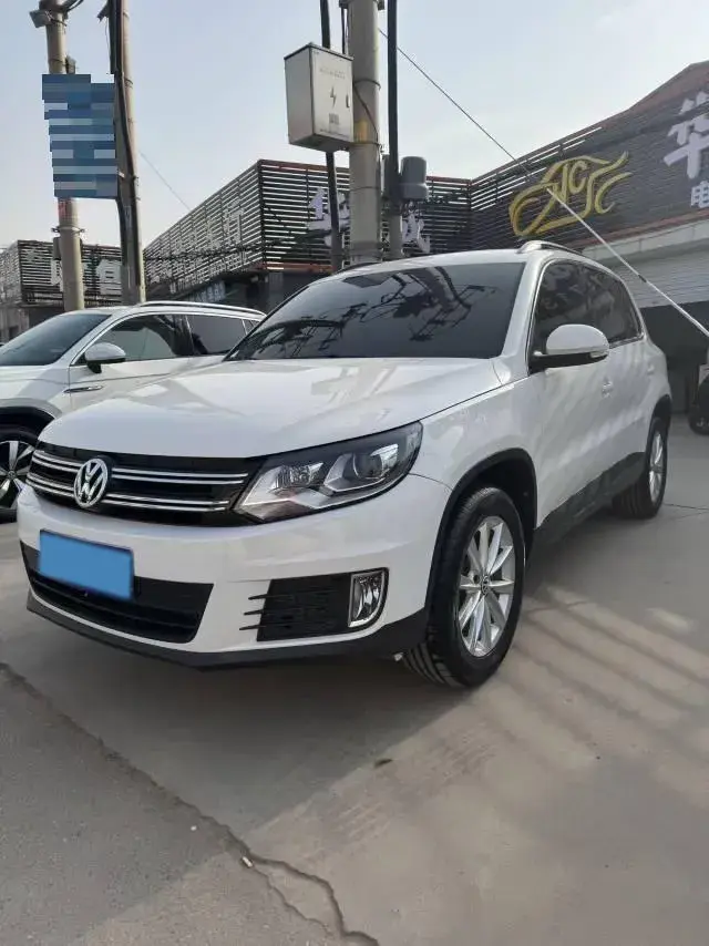 2016 VOLKSWAGEN TOURAN view 1