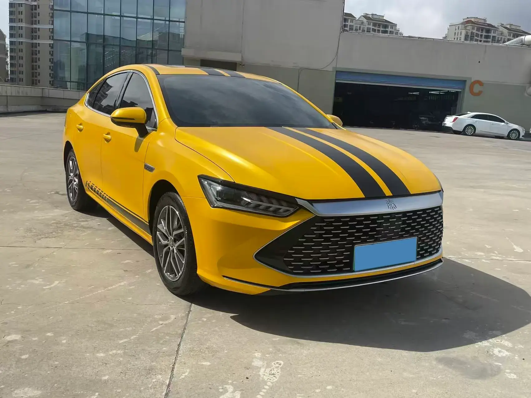 2024 BYD QINL thumbnail 2