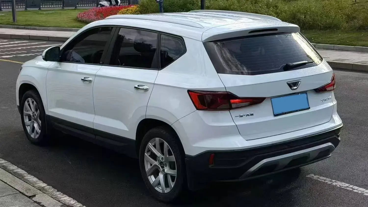 2022 JETTA VS5 thumbnail 4