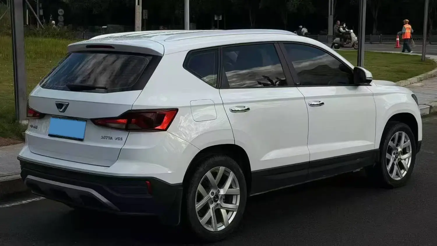 2022 JETTA VS5 thumbnail 3