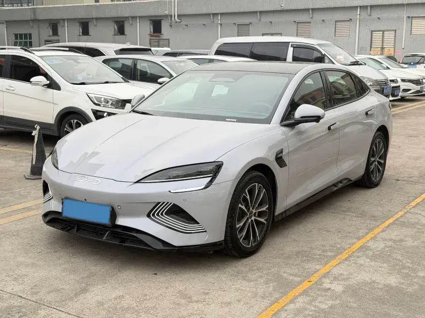 2025 BYD SEAL view 1