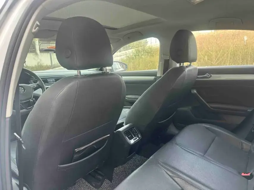 2019 VOLKSWAGEN LAMANDO thumbnail 4