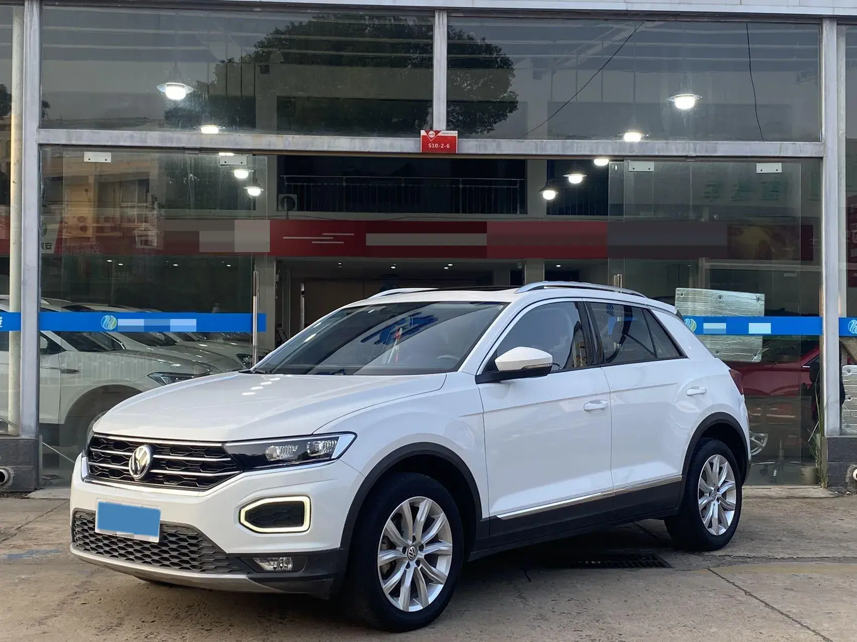 2020 VOLKSWAGEN T-ROC view 1