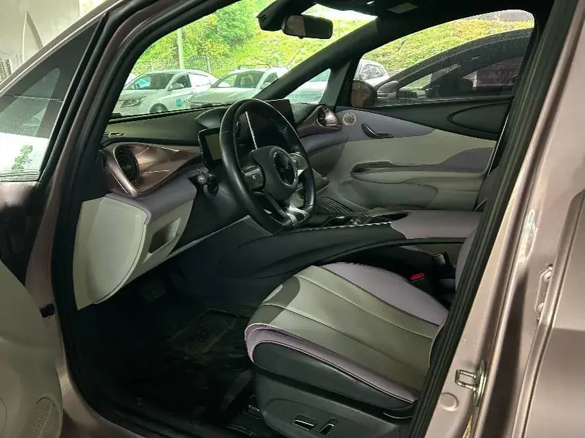 2023 BYD DOLPHIN thumbnail 3