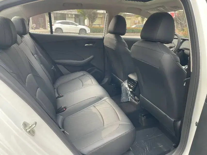 2023 ROEWE I5 thumbnail 4