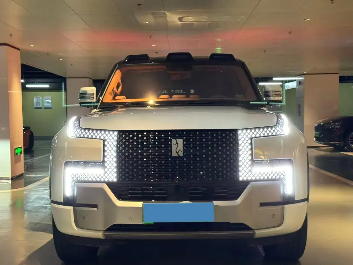 2023 YANGWANG U8 thumbnail 2