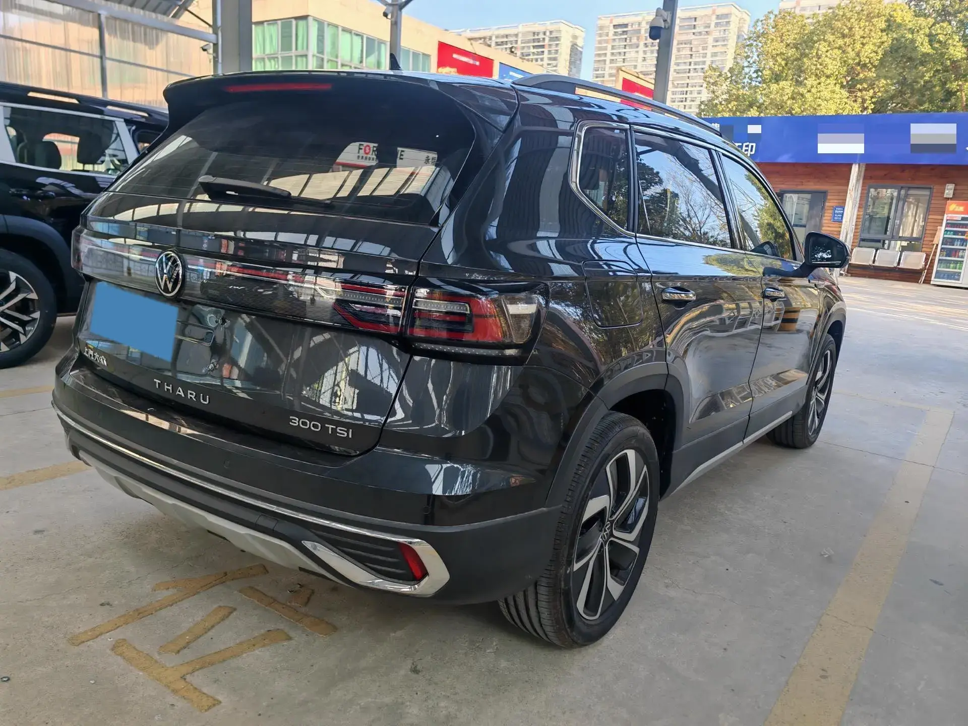 2024 VOLKSWAGEN THARU thumbnail 4