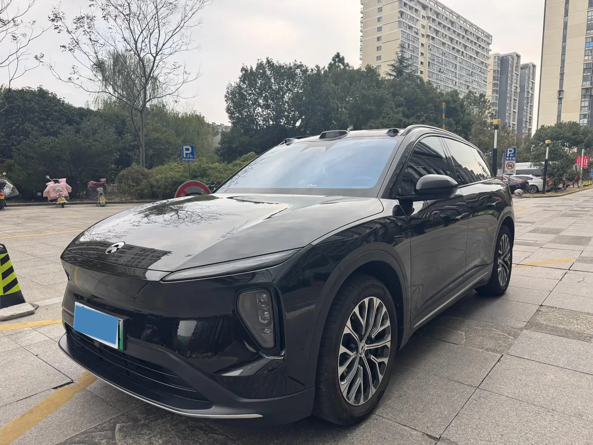 2024 NIO ES6 view 1