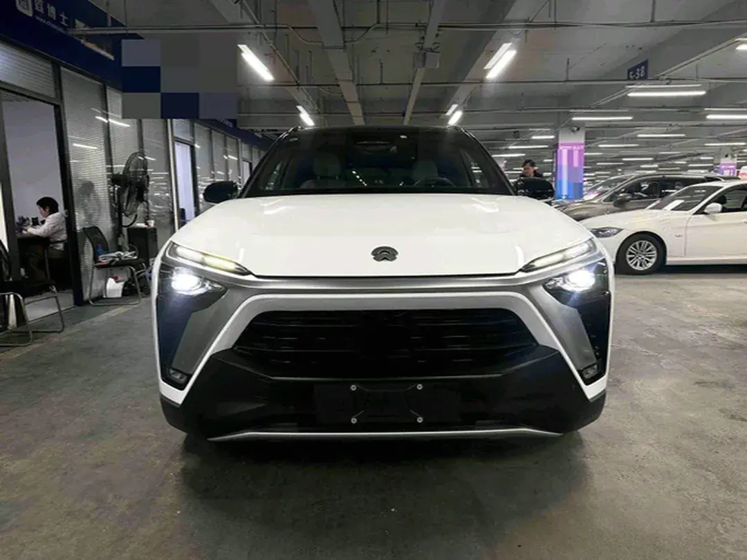 2020 NIO ES8 thumbnail 2