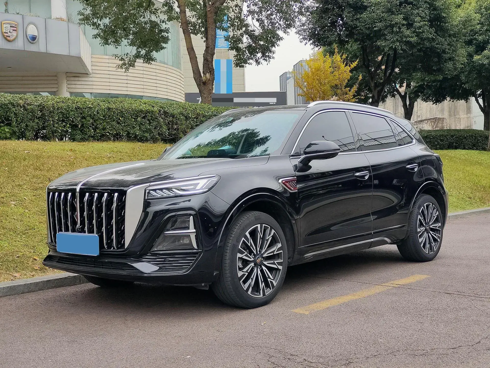 2023 HONGQI HS5 view 1
