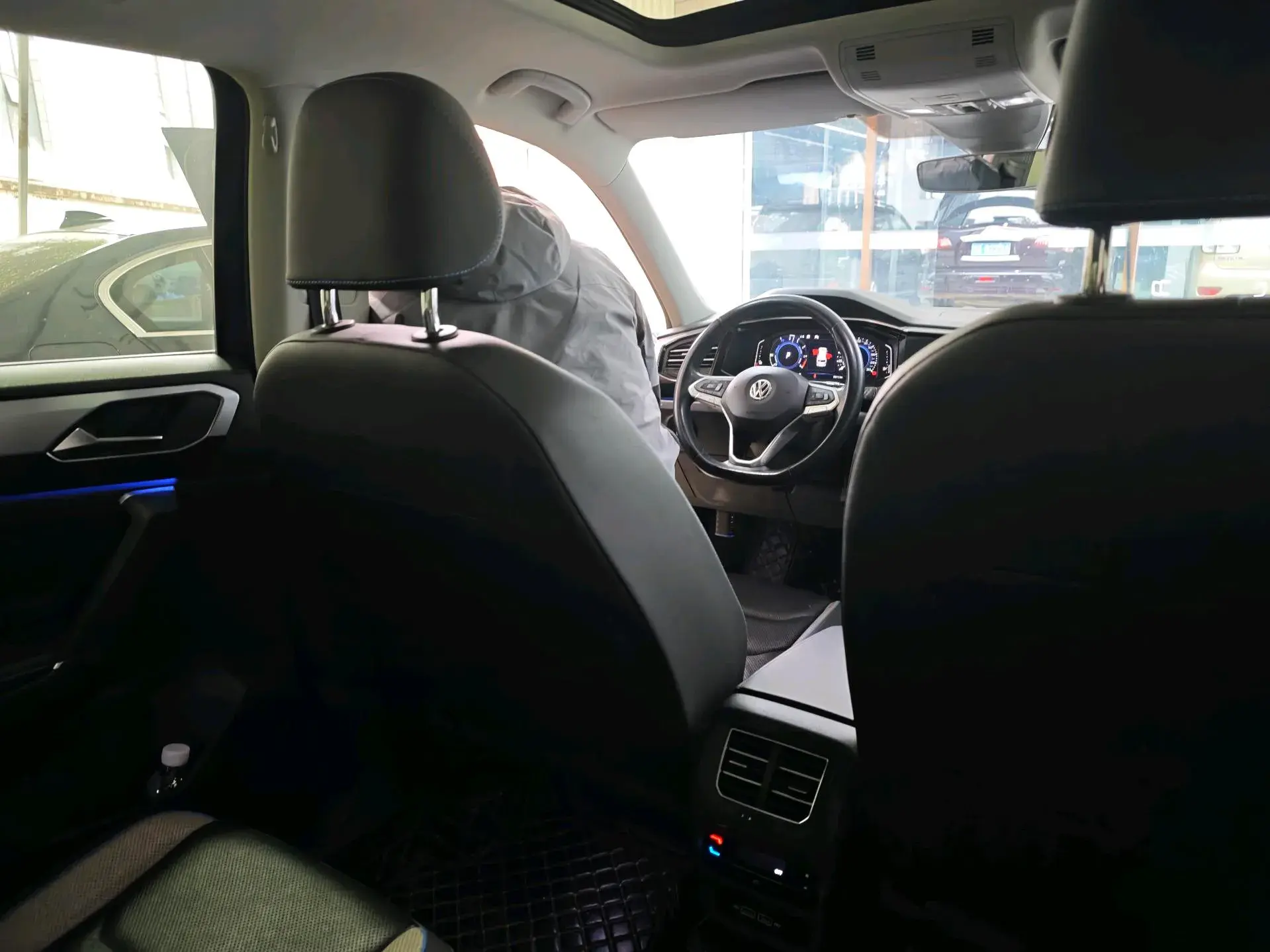 2020 VOLKSWAGEN TAYRON thumbnail 3