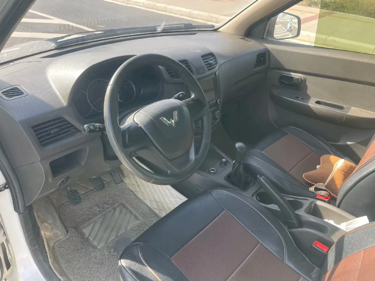 2014 BaoJun 610 1.5L 112HP L4 6AT,autocango,china used car exporter,china ev exporter,chinese used car exporter,chinese used ev exporter