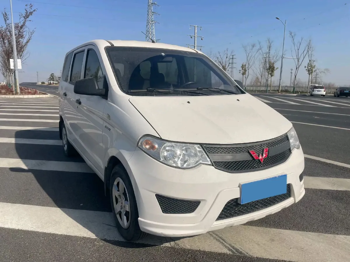 2014 BaoJun 610 1.5L 112HP L4 6AT,autocango,china used car exporter,china ev exporter,chinese used car exporter,chinese used ev exporter