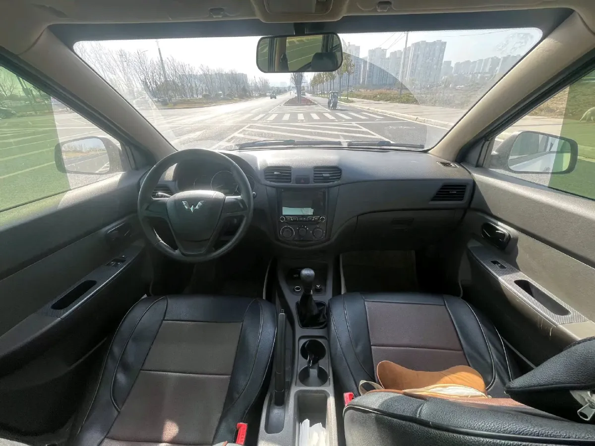 2014 BaoJun 610 1.5L 112HP L4 6AT,autocango,china used car exporter,china ev exporter,chinese used car exporter,chinese used ev exporter