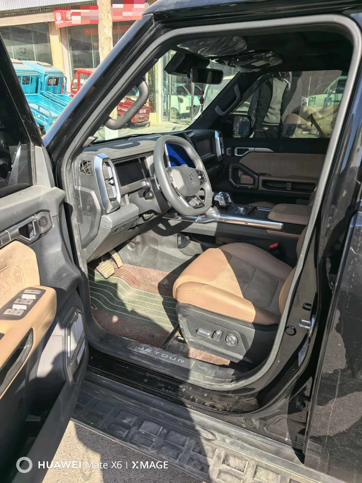 2024 JETOUR TRAVELLER thumbnail 3