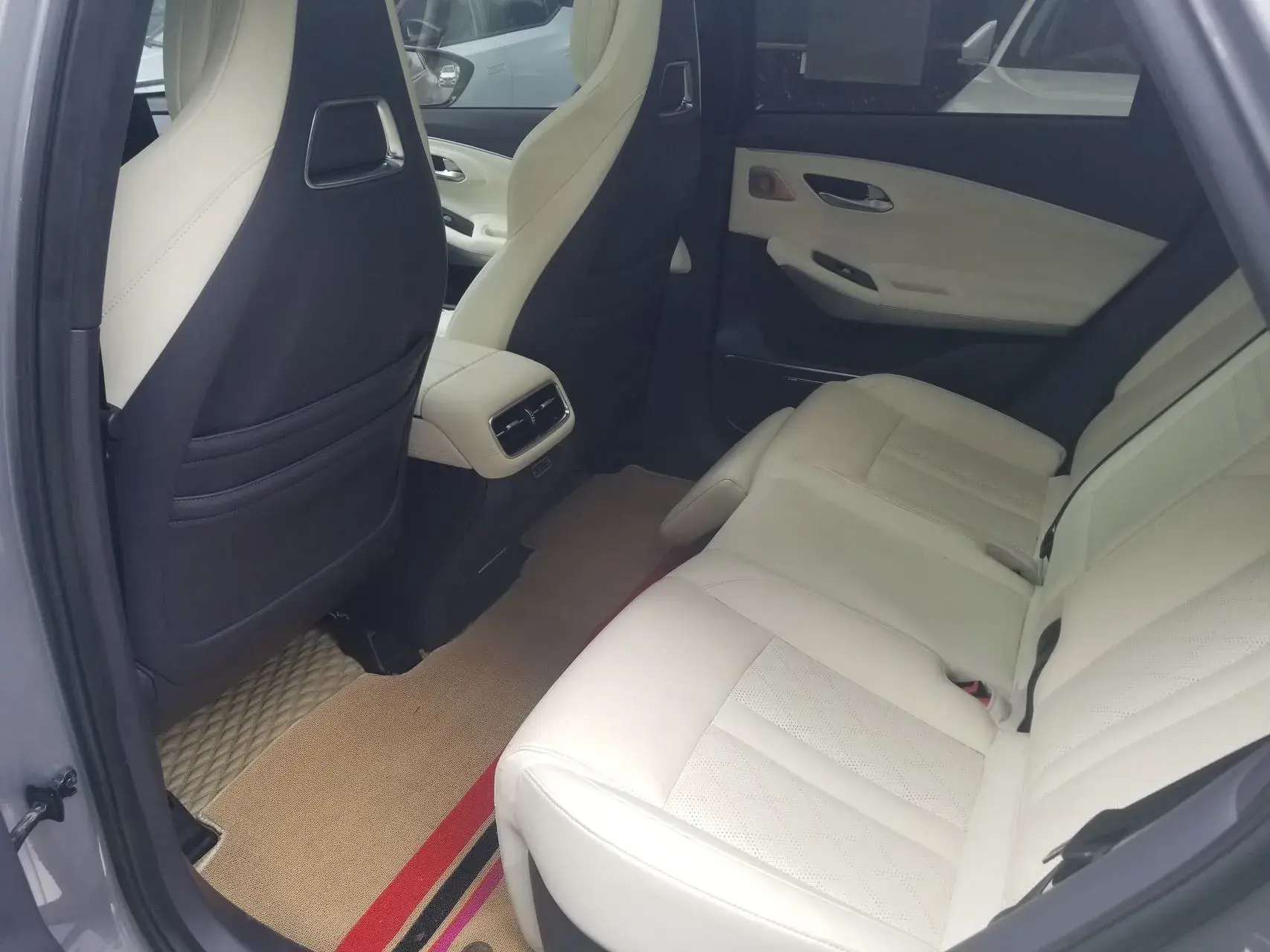 2022 AION LX thumbnail 4