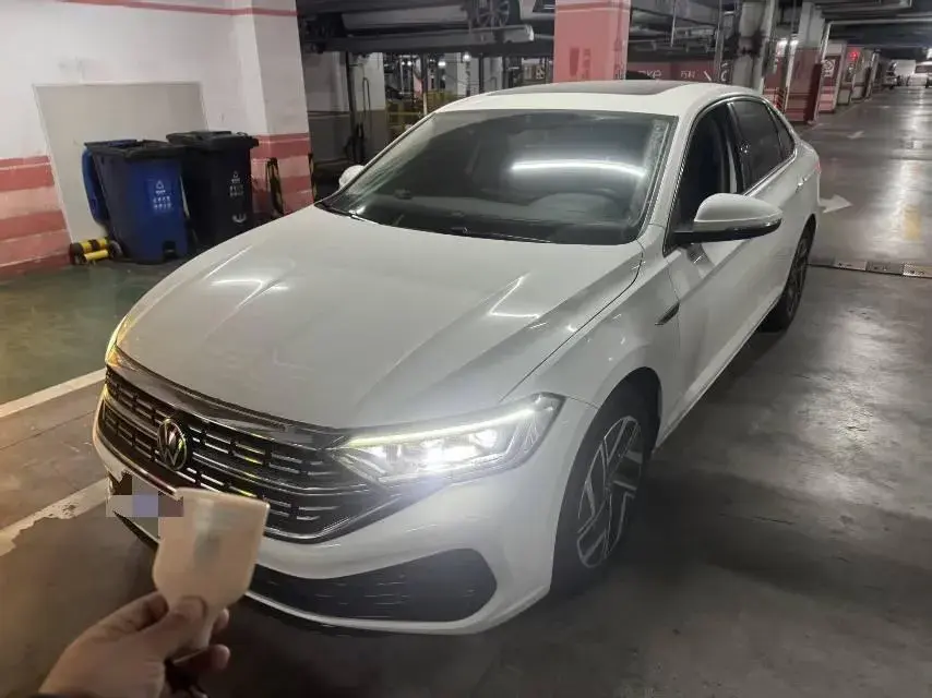 2023 VOLKSWAGEN SAGITAR view 1