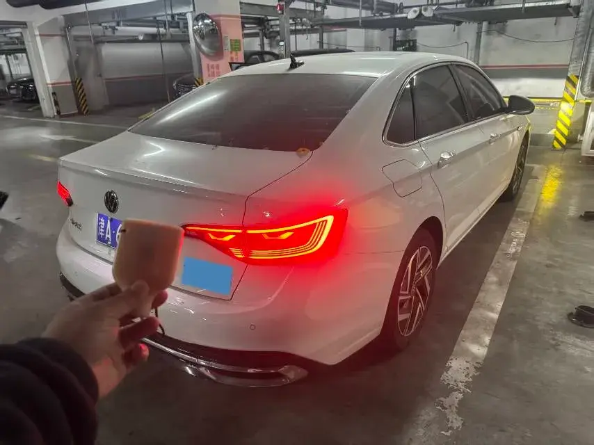 2023 VOLKSWAGEN SAGITAR thumbnail 2