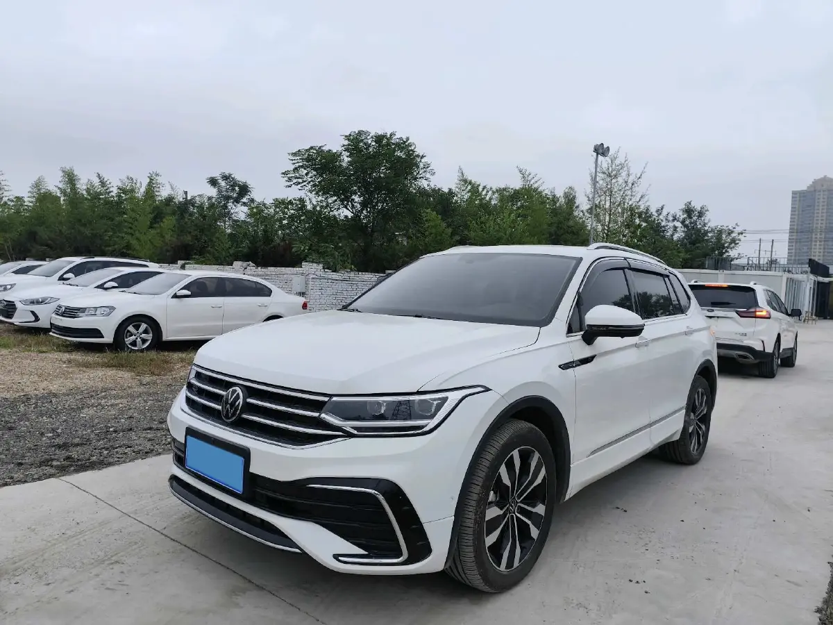 2024 Volkswagen Tiguan L 2.0T 186HP L4 7DCT