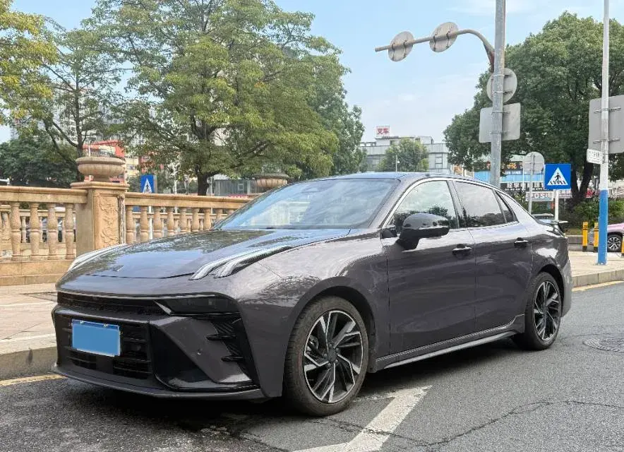 2025 LYNK&CO 03 1.5T 181HP L4 7DCT