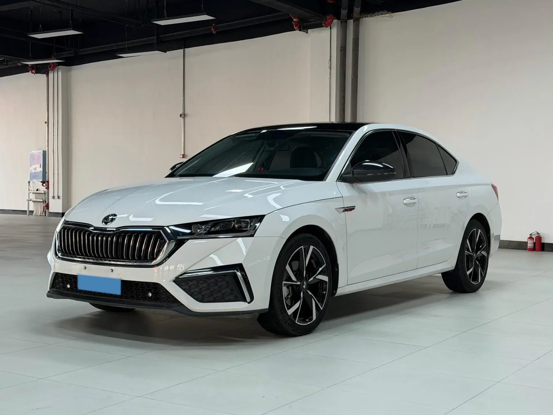 2021 SKODA OCTAVIA view 1