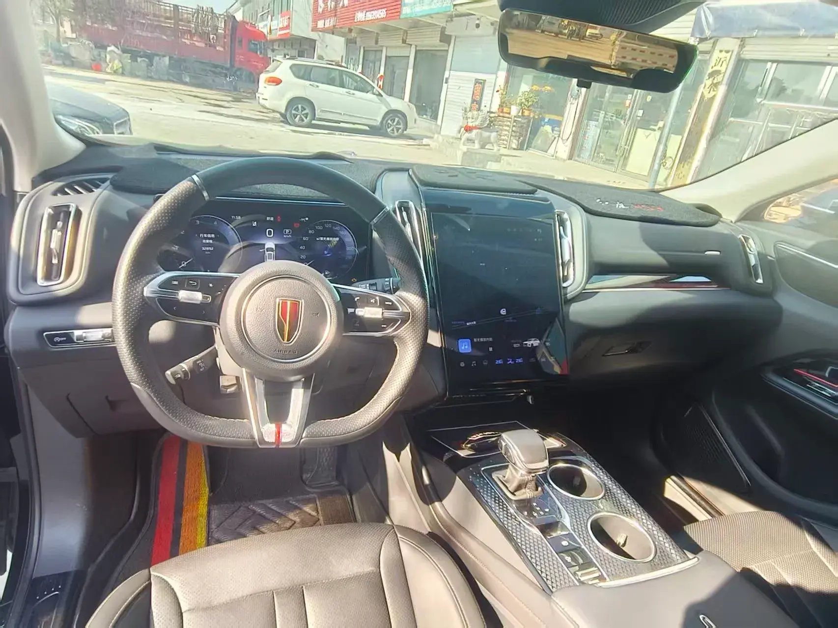 2023 HONGQI HS3 thumbnail 4