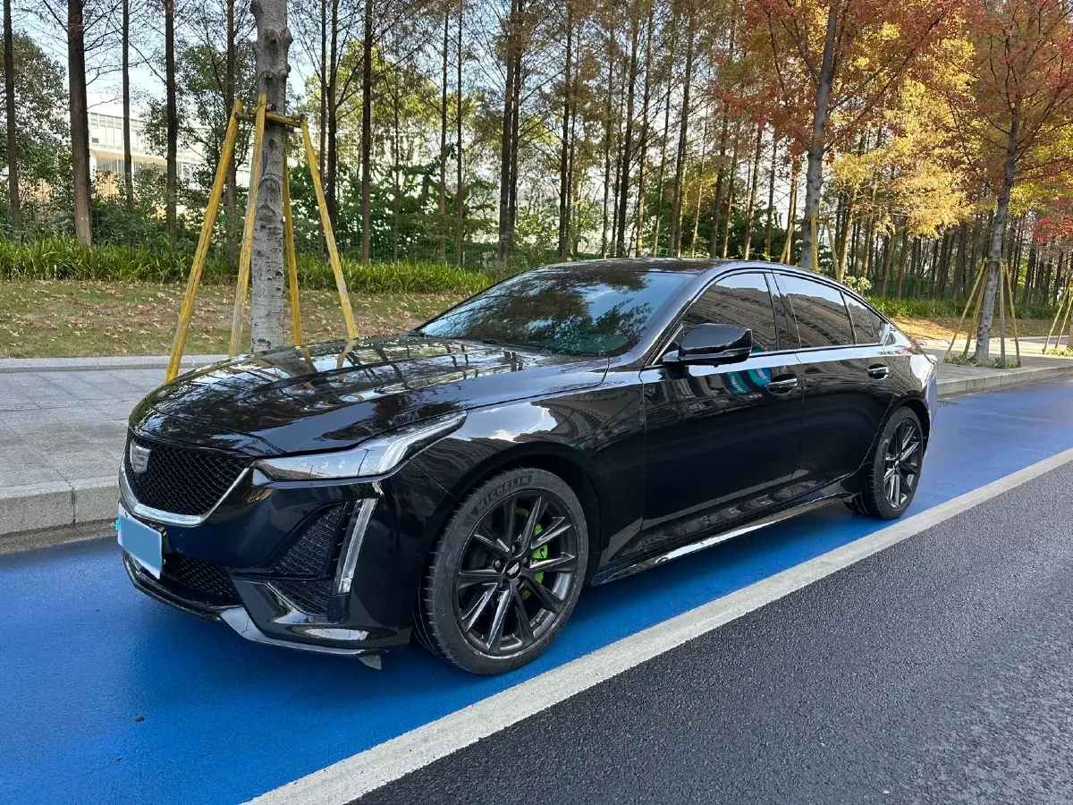 2023 Cadillac CT5 2.0T 237HP L4 10AT