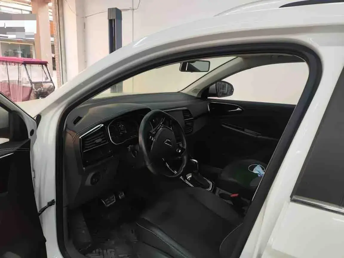 2021 JETTA VS7 thumbnail 3