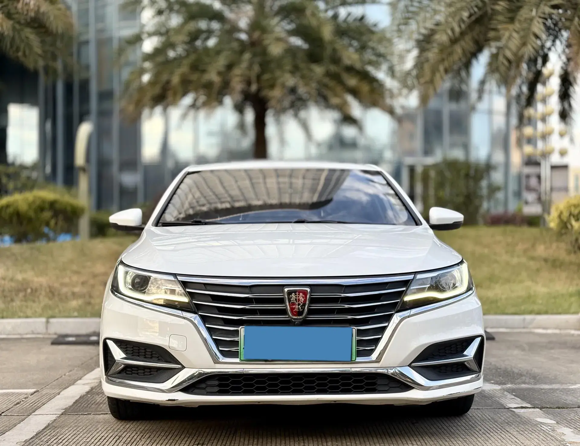 2017 ROEWE I6 thumbnail 2