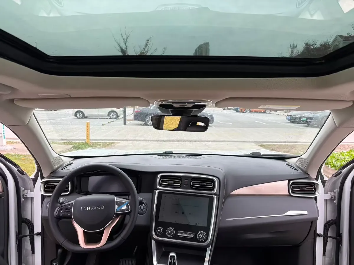 2017 Zotye SR9 2.0T 190HP L4 6DCT,autocango,china used car exporter,china ev exporter,chinese used car exporter,chinese used ev exporter