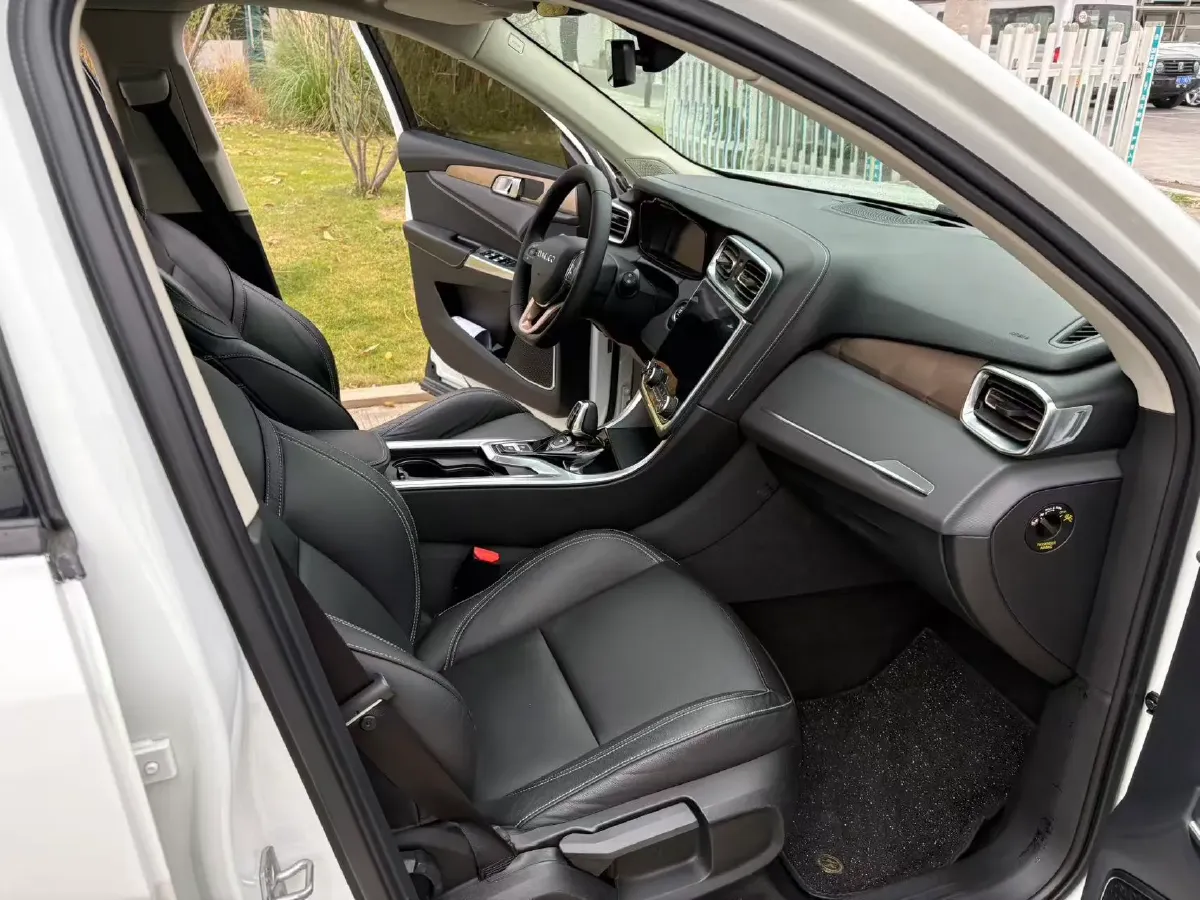 2017 Zotye SR9 2.0T 190HP L4 6DCT,autocango,china used car exporter,china ev exporter,chinese used car exporter,chinese used ev exporter