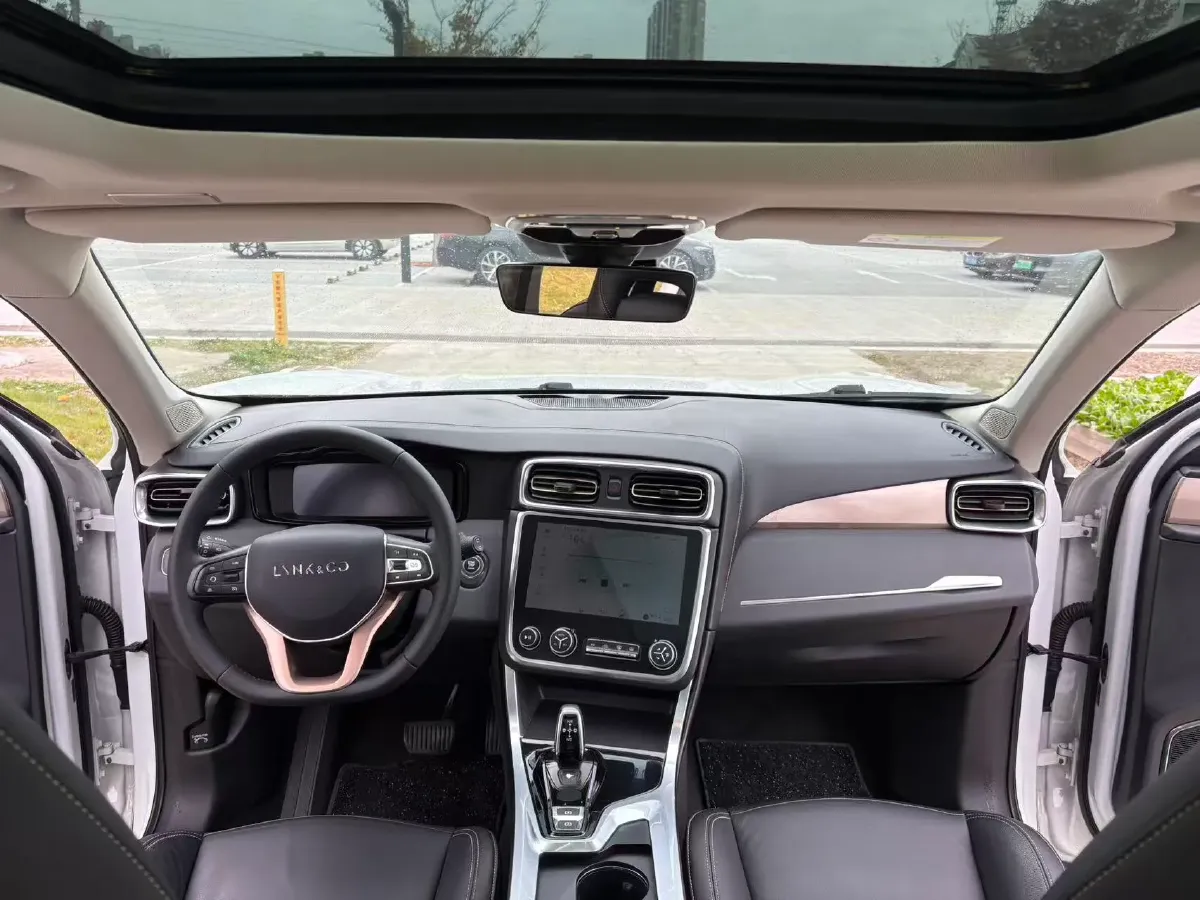 2017 Zotye SR9 2.0T 190HP L4 6DCT,autocango,china used car exporter,china ev exporter,chinese used car exporter,chinese used ev exporter