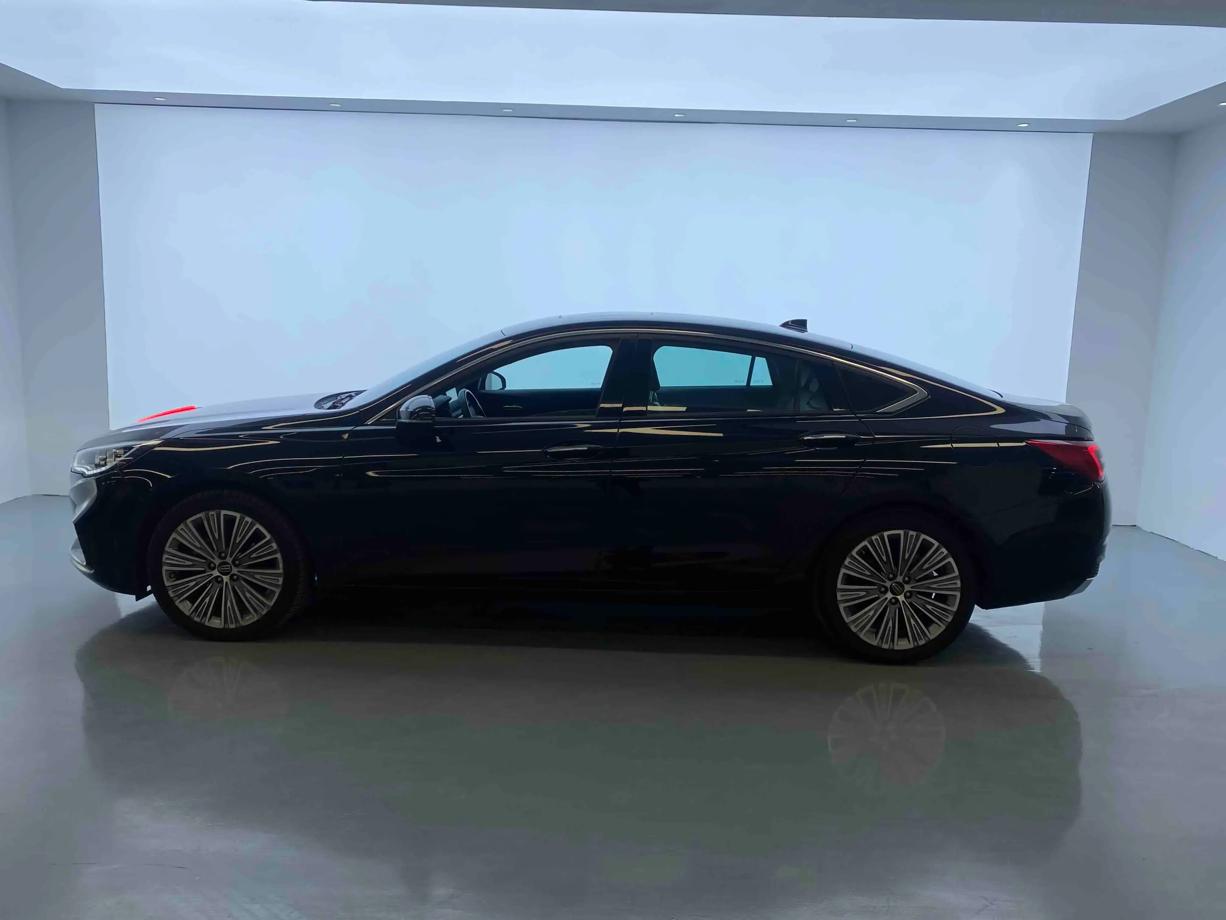 2022 HONGQI H5 thumbnail 3