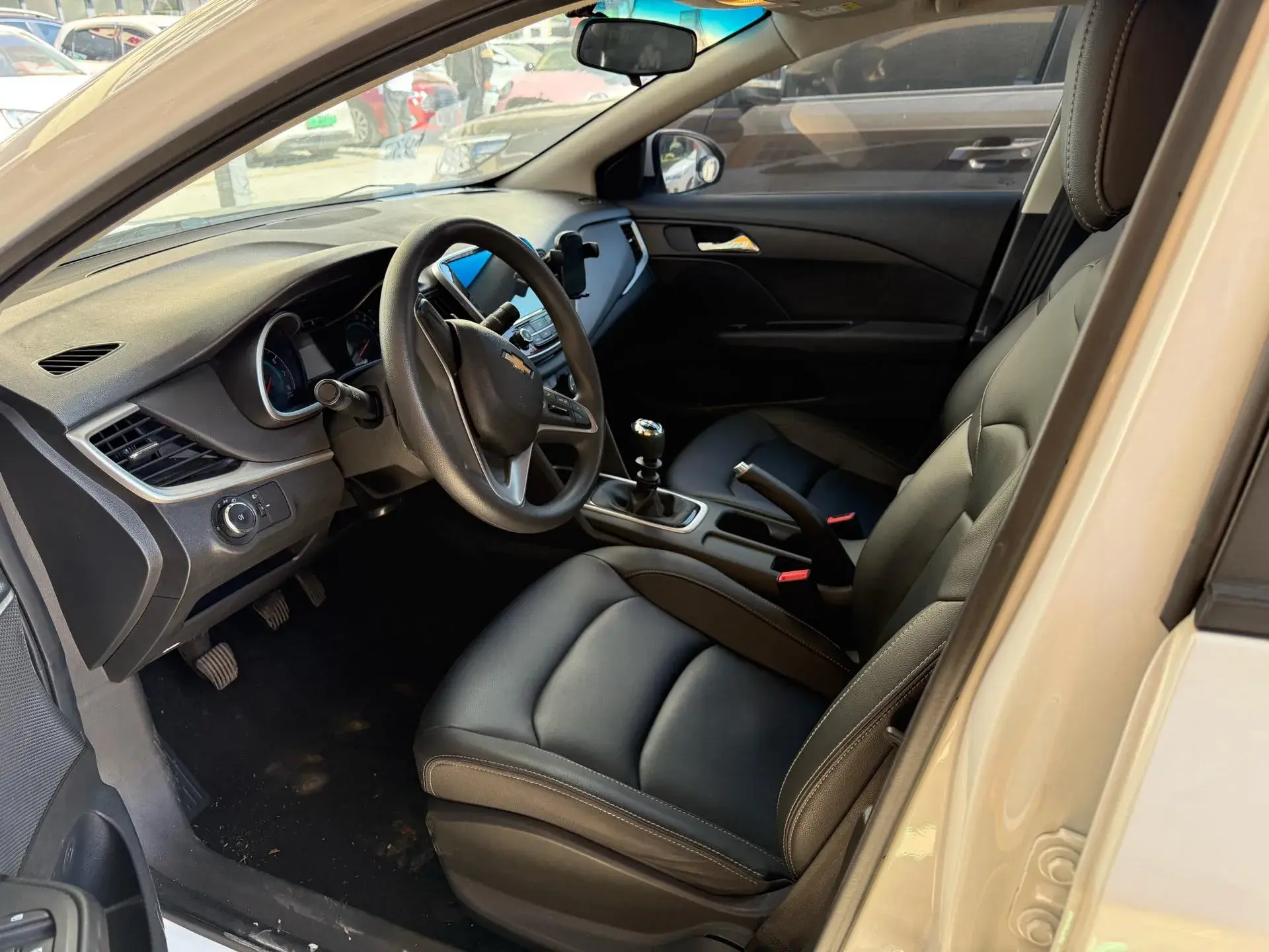 2019 CHEVROLET CAVALIER thumbnail 4