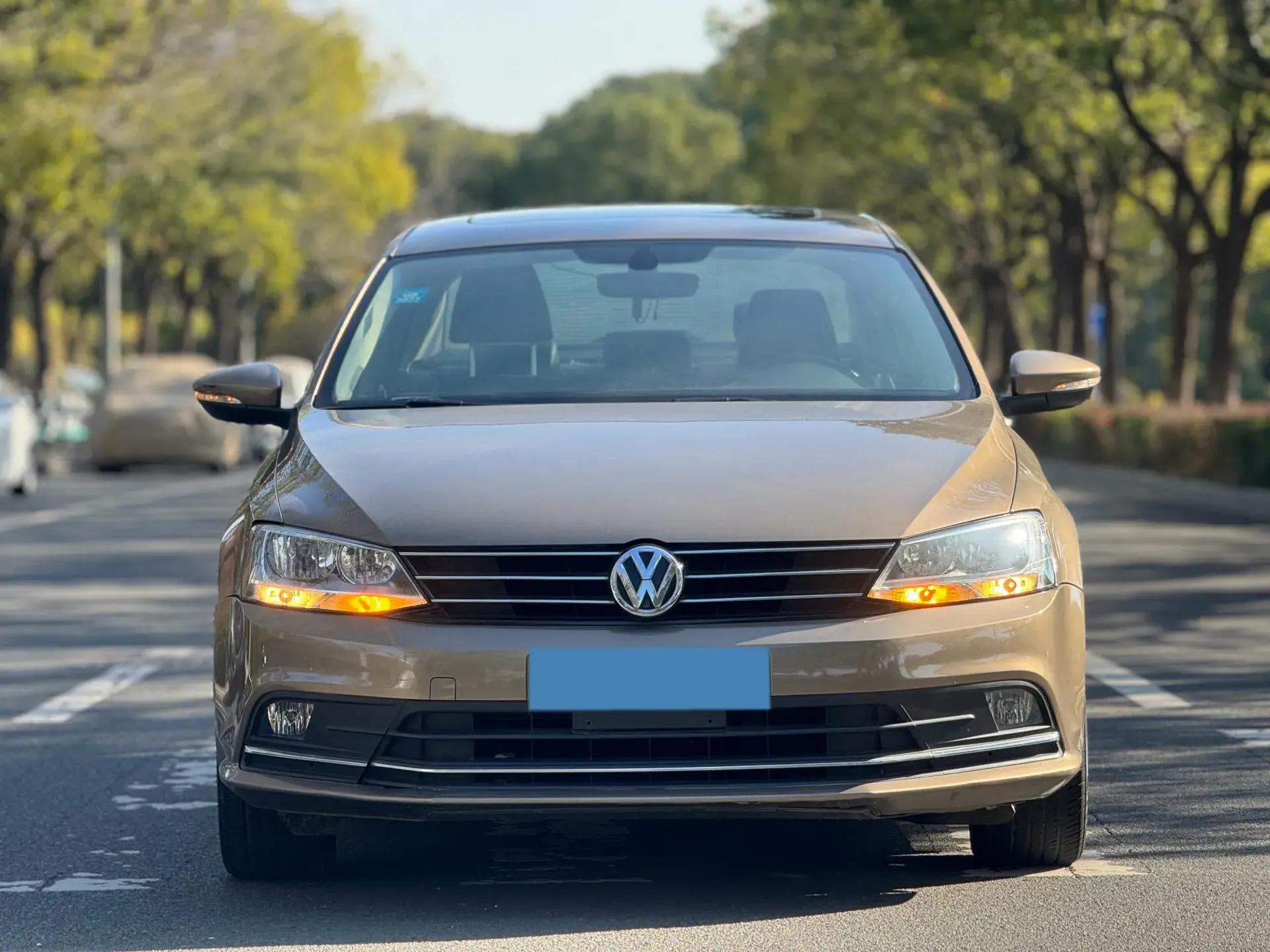 2017 VOLKSWAGEN SAGITAR thumbnail 2