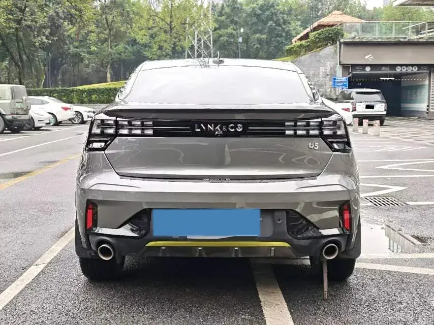 2022 LYNK&CO 05 thumbnail 4