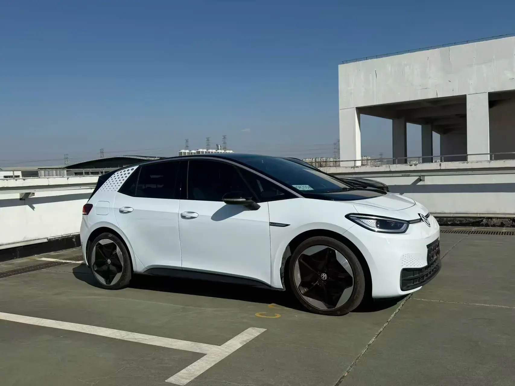 2022 VOLKSWAGEN ID.3 thumbnail 4